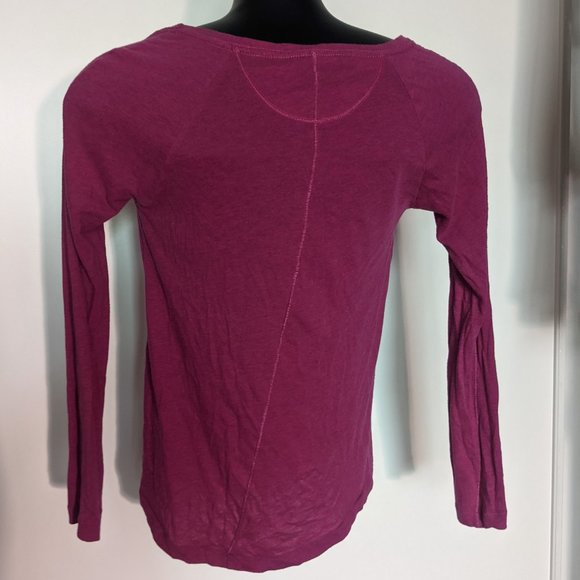 TNA XS light fuchsia pullover scoop neck shirt - Picture 3 of 4